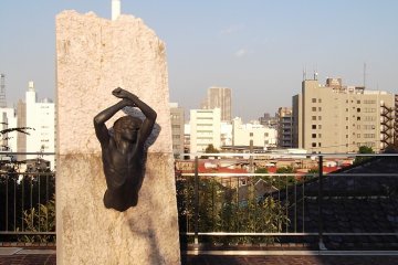 <p>This chap is trying to escape out onto the terrace</p>