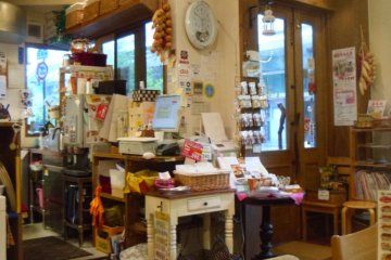 <p>The store is bright and welcoming, with a decent number of seats.</p>
