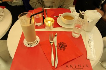 <p>Time to dine!</p>
