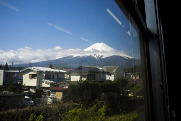 Views of Lake Kawaguchiko by bike
