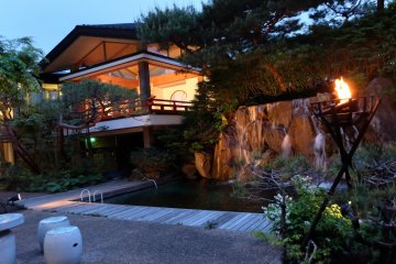 <p>บรรยากาศของห้องรับประทานอาหาร</p>
