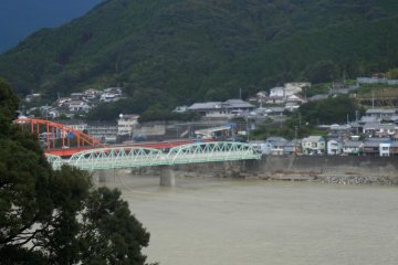 <p>View of neighboring Kiho-cho&nbsp;in Mie-ken from the top of the castle ruins. &nbsp;The castle ruins offers a 360 degree view of Shingu.</p>