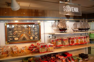 Pick up some souvenirs from the Tokyo Wan Ferry Shop on your way back home