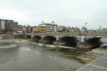 <p>Enjoy the view as you cycle down the river!</p>