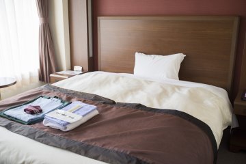 <p>Semi-double room</p>