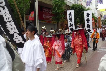 <p>There are many wonderful costumes in the parade, including these young noblewomen. Their male counterparts are dressed as Sendai's founder, Date Masamune.</p>
