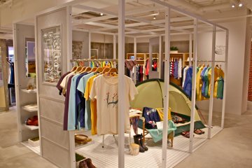 <p>Nohara by Mizuno focuses on the wellness lifestyle for all. The pop up design here highlights the a few outdoor activities you can enjoy while sporting Mizuno brand shoes and apparel.</p>