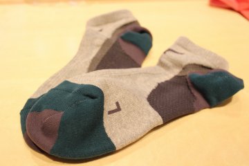 <p>This is a sample pair of the Mizuno Arch Hammock sock. The technology and support it provides for ones arch as a runner is just amazing. I personally no longer need an additional sole insert for my new Mizuno running shoes!&nbsp;</p>