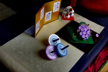 <p>Kyo Koma (Kyoto Spinning Top) in the shape of hydrangea. How lovely!</p>
