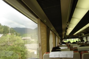 Wide windows for easy viewing