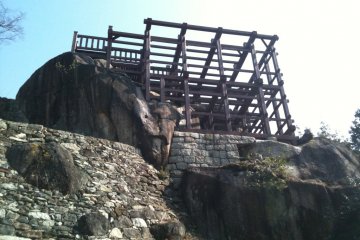 The frame where the central donjon stood