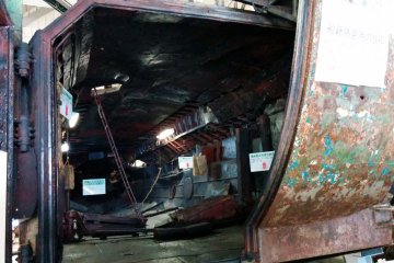 <p>The secret hull to hold the smaller the boat.&nbsp;</p>