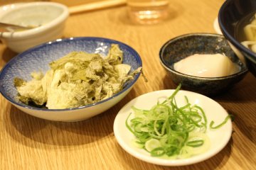<p>The toppings</p>