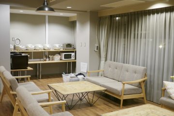 <p>The cosy lounge</p>