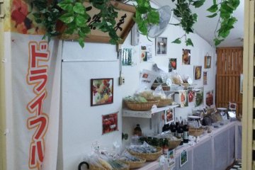 <p>You can even buy dried fruit here.</p>