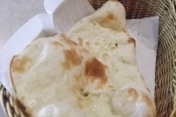<p>My extra nan was small, so a normal picture format was ok</p>
