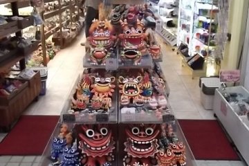 <p>Shisa lions come in an endless variety of shapes and sizes</p>