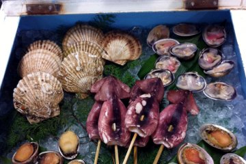 Pulau-pulaunya punya banyak makanan laut