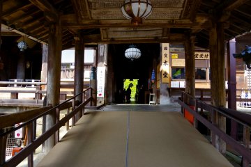 <p>Entrance of the main hall</p>