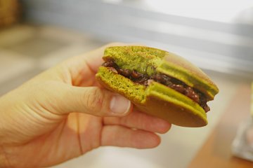 <p>The pancakes are soft and light.</p>