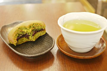 <p>The perfect combination: matcha Doriyaki and a warm cup of green tea!</p>