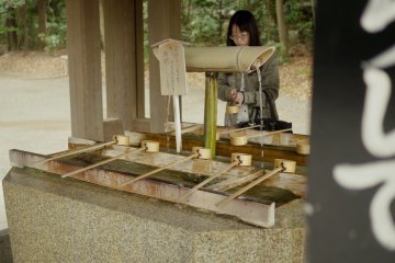 <p>Clear waters used to purificate prayer's hands before entering the shrine.&nbsp;</p>