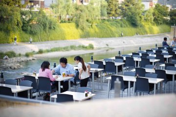 <p>Restaurants facing the Kamo river</p>