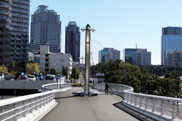 <p>On the Odaiba island side this is the view you will see once you walk off the bridge. Notice the big Ferris wheel in the distance, that's near the DiverCity Tokyo Plaza.&nbsp;</p>