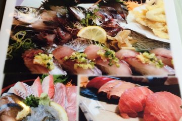 <p>Hamakura has a market direct connection to the Yokosuka Fish Market as noted in the English menu.</p>