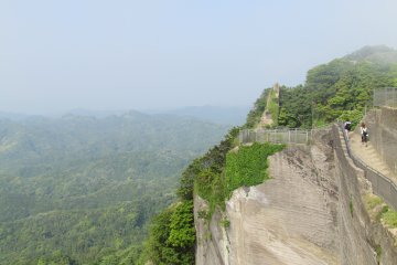 <p>Hiking on the "saw-teeth"</p>