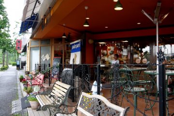 <p>Pain Pati has a small terrace in front of the store where customers can enjoy their delicious breads and buns</p>