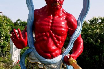 <p>Scary looking guardian statue</p>