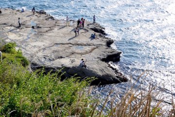 <p>Looking down on rocks at the back of the island &nbsp;</p>
