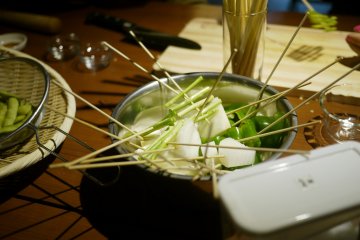<p>Vegetables ready to be deep-fried.</p>