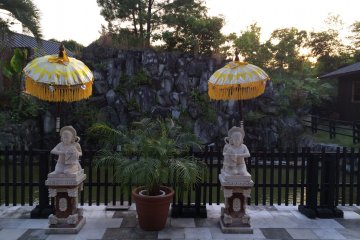 <p>There is a pond after the front gate which takes you to the South East Asian style resort.</p>