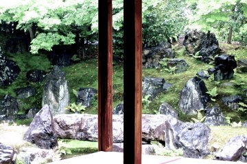 <p>The corner of the room takes you right out into the garden</p>