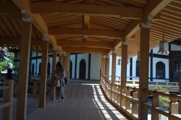 <p>Long wooden corridor surrounding the Main Hall.</p>