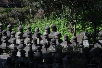 <p>The temple is full of mysterious beauty.</p>