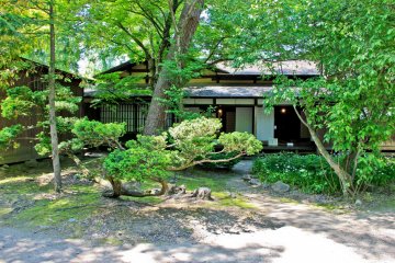 <p>In 'Iwabashi-Ke' you can see a beautifully maintained traditional style Japanese garden</p>