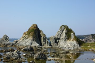 <p>La c&ocirc;te de Nana-ura</p>
