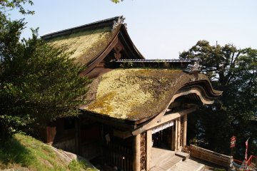 <p>The corridor between temple and shrine</p>
