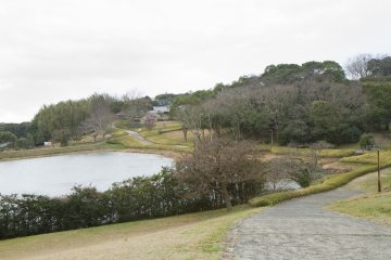<p>A pond&nbsp;enhances the castle grounds</p>