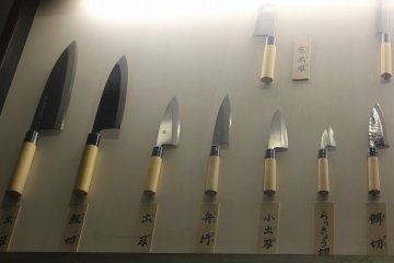 <p>Kitchen knives indispensable for cooking have started to become known, along with the development of Japanese cuisine. The skill of a&nbsp;swordsmith gives life here</p>