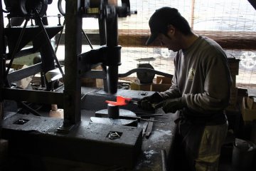 <p>This studio has many small companies in it, which are independent and have nice craftsmen who use unique techniques</p>