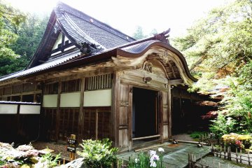 <p>The main temple building. The most of the buildings here remain the same as they were constructed in 1658</p>