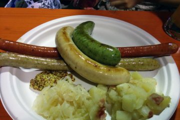 <p>The sausage platter is a very popular choice that goes well with beer</p>