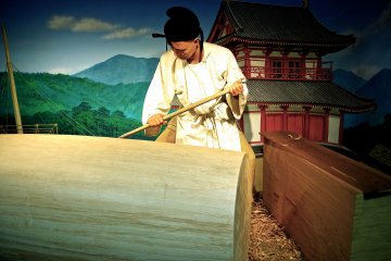 <p>Model of an ancient carpenter working for Horyu-ji Temple (at Horyu-ji i Center)</p>