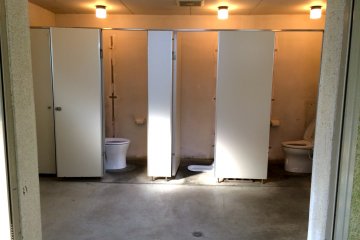 <p>Shared restroom facilities are immaculate for your basic needs</p>