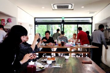 <p>Waktu sarapan yang sibuk.</p>