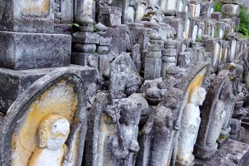 <p>Statues and tomb stones in the cemetery</p>